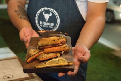 Plato servido en una experiencia gastronómica de San Juan