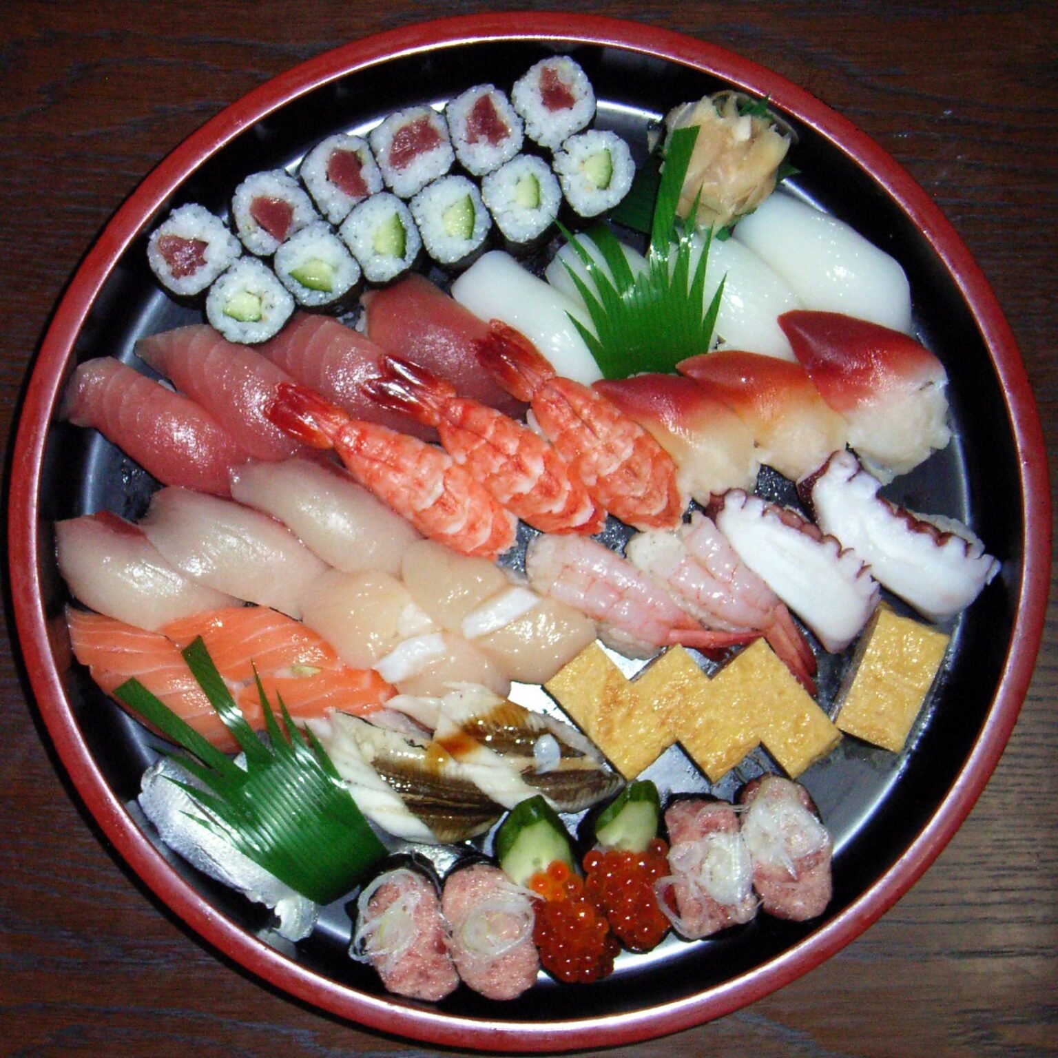 Tabla de sushi variado