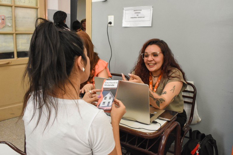 Pocito: reunión informativa para avanzar con la escritura de viviendas