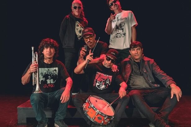 Cuadros Colgados en el Teatro del Bicentenario: rock, Sumo y The Doors