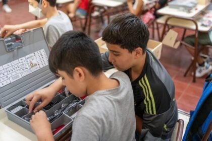 Centros tecnológicos mineros: talleres de robótica para jóvenes de 9 a 18 años