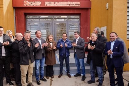 Orrego presenta el primer parque solar híbrido en Iglesia, San Juan