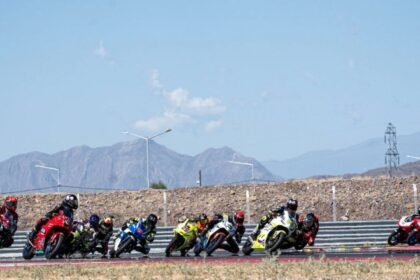 Cumbre del motociclismo en el San Juan Villicum con Mateo Bongiovanni